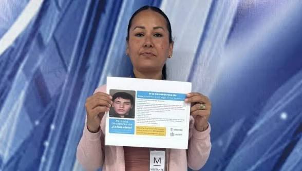 BravoLucy's tweet photo. La golpearon por buscar a su hijo y tuvo que huir de Jalisco. 

En Veracruz entraron a su casa y la hirieron con una navaja. 

Beatriz Uscanga dice que tiene protección federal; llamó al 911 y asegura que nadie llegó. 

La dejaron sola frente a sus agresores. Otra vez. https://t.co/i4pNsmmkqh