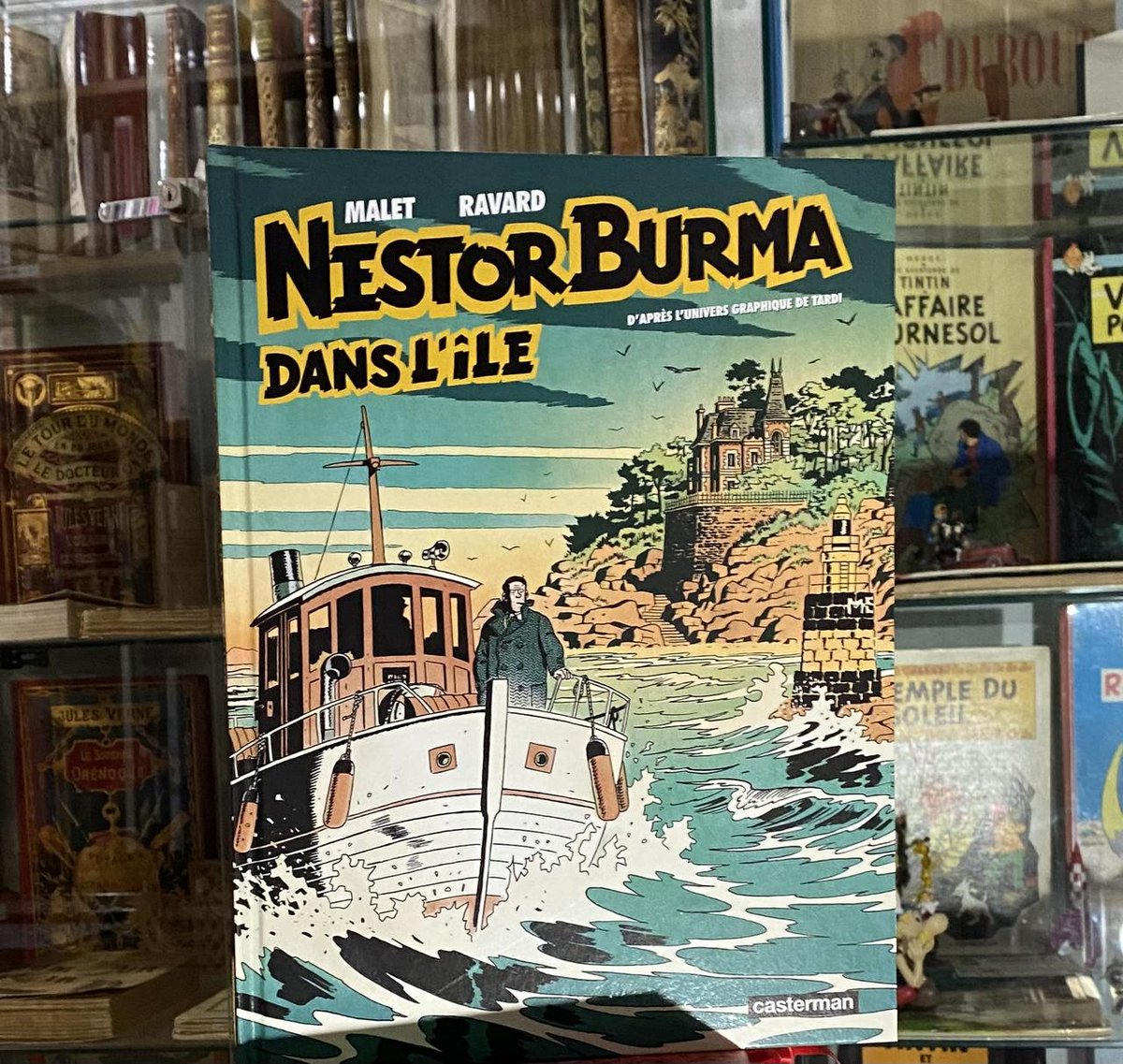 bourselyon's tweet photo. Excellente BD, adaptation du roman de Léo Malet qui nous replonge dans l'atmosphère de Tardi.
#bandedessinee #nouveaute #bd #LeoMalet #NestorBurma #danslile #librairielabourse #livres #lyon https://t.co/DnnewQvbSO