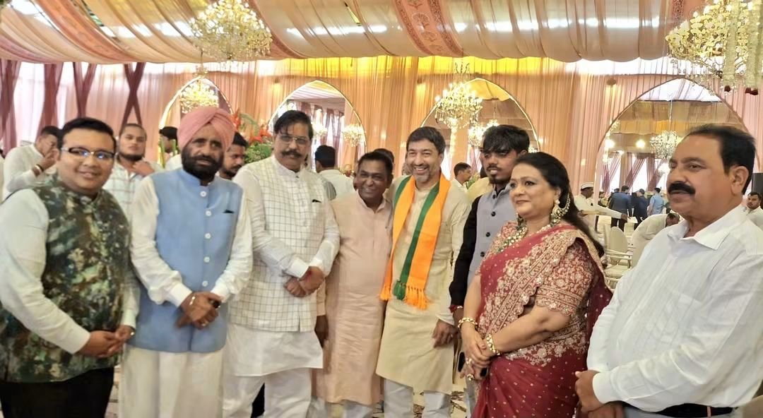 MohitBeniwalBJP's tweet photo. आज जनपद #मुरादाबाद स्थित हॉलिडे रीजेंसी रिजॉर्ट में माo विधायक श्री @MLARiteshKGupta जी के नवविवाहित सुपुत्र श्री अनिरुद्ध जी एवं पुत्रवधू नित्या जी के आशीर्वाद समारोह में सम्मिलित होकर नवदंपति को सुखद, समृद्ध एवं मंगलमय वैवाहिक जीवन की हार्दिक शुभकामनाएं एवं आशीर्वाद प्रेषित किया।