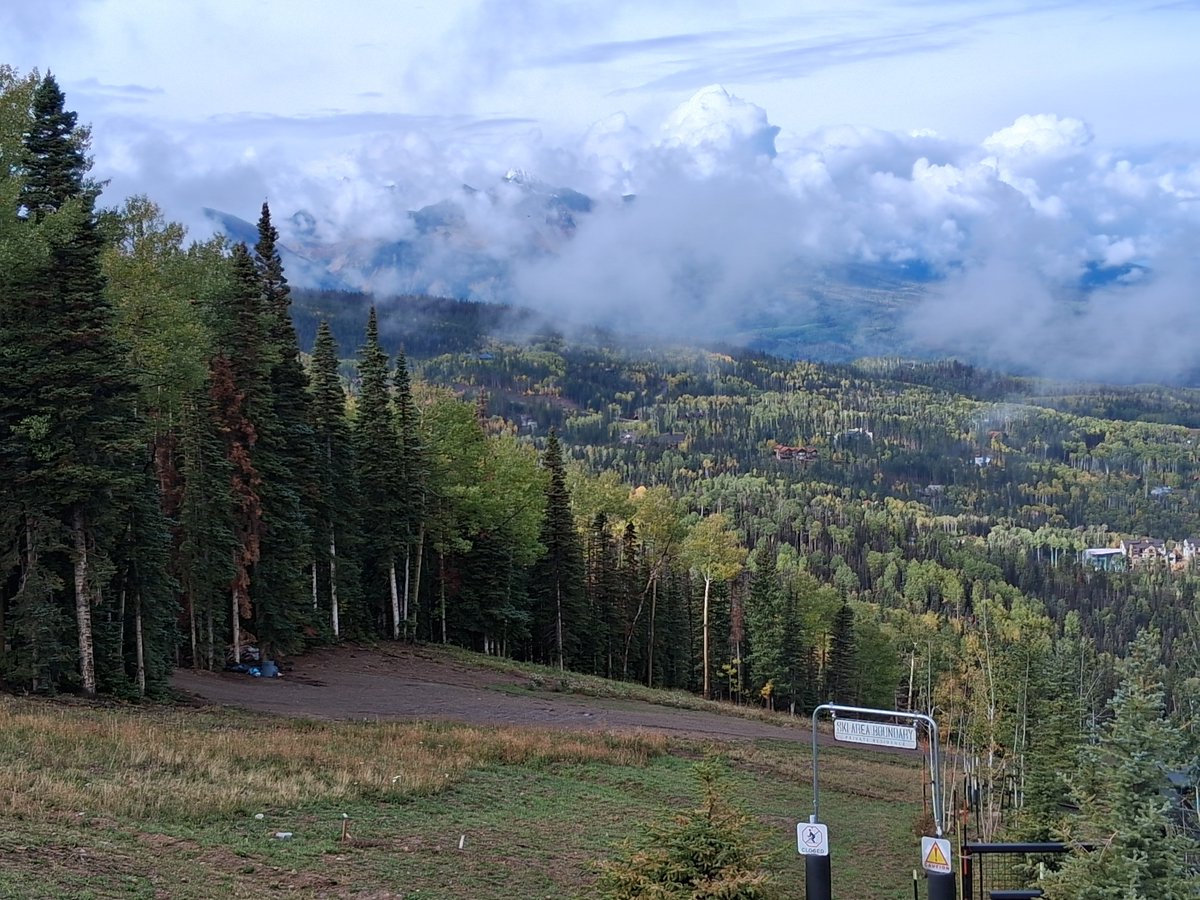 Jevtich1's tweet photo. @MountainVillage from #StSofia @Colorado @VisitTelluride #TGIF #Wilson Peak surrounded by #clouds w fresh overnight #Monsoonal #Snow https://t.co/tvYKvqSLdz
