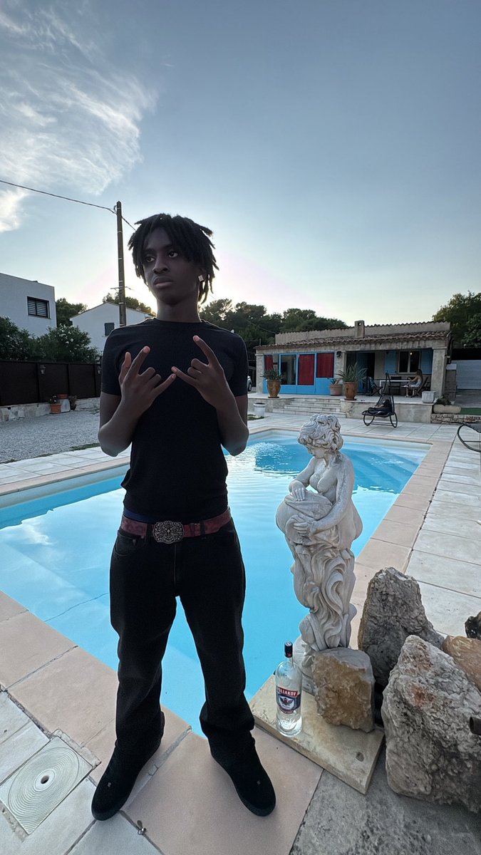 ayo27s's tweet photo. Negro inintéressant https://t.co/teEvZBbHwt