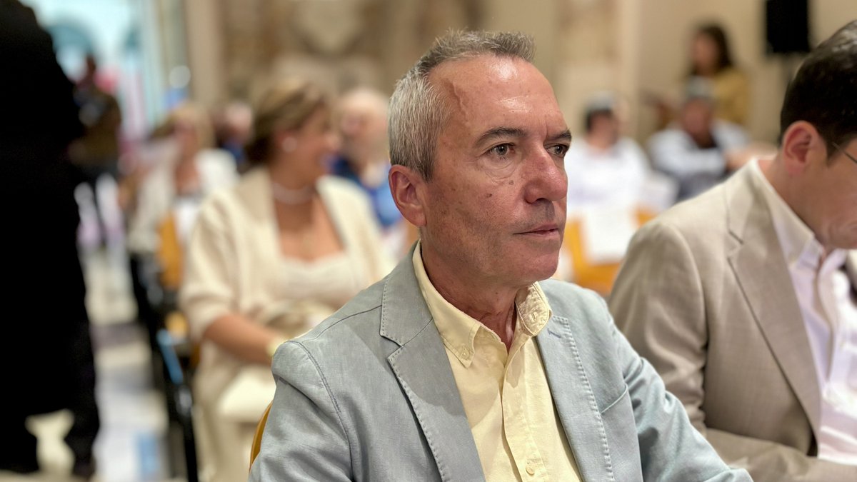 PPAytoVLL's tweet photo. 🔵 El concejal @jizarandona ha asistido hoy al V Premio Colmena 2026, concedido a Carlos Totorika, alcalde de Ermua cuando ETA asesinó a Miguel Ángel Blanco. Un reconocimiento de la Asociación de Víctimas del Terrorismo de Castilla y León a la memoria y la defensa de la libertad. https://t.co/Jgvd19Lby8