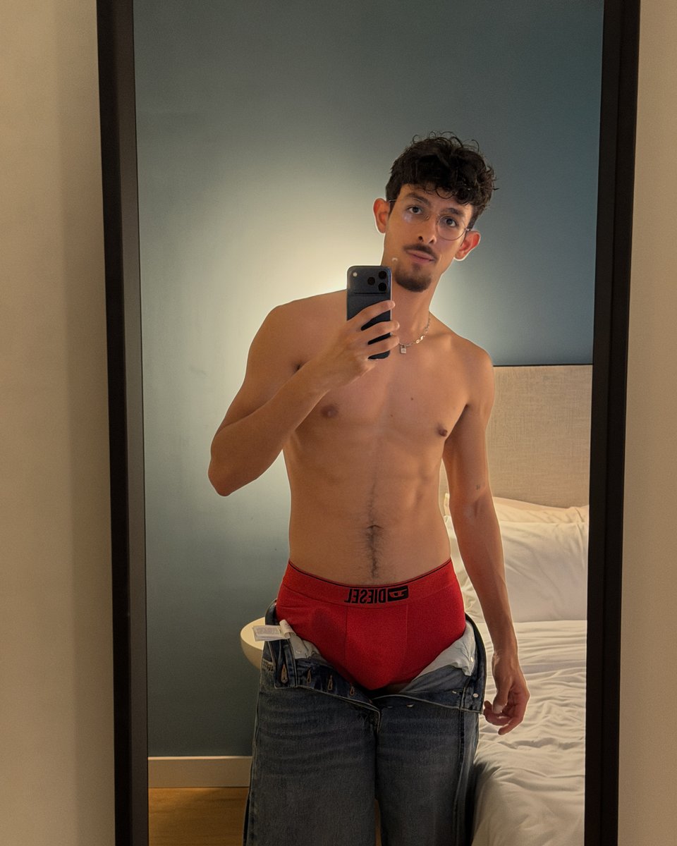 enriquemudu's tweet photo. 🔔Nuevo mensaje🔔
Hola, vienes? 🍆 https://t.co/ZOFqkxSEI5