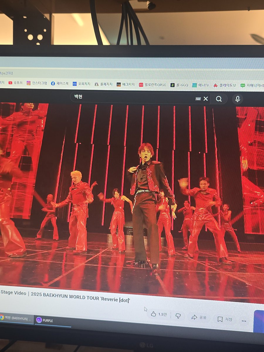 BBH_light_04's tweet photo. 여자가 PC방와서 또 남자를 보고싶어합니다... https://t.co/XhHzYps46s