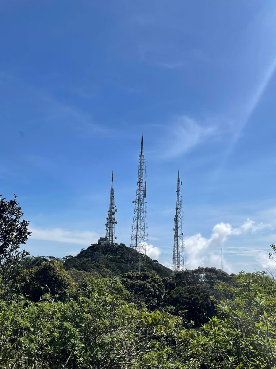 DulithK's tweet photo. Cellular Towers https://t.co/N2Wemmls0G