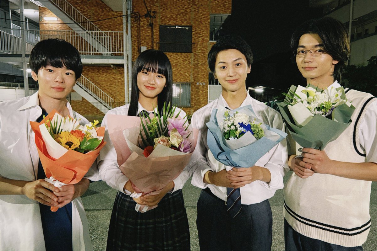 dramadaisakusen's tweet photo. 【#デス青春ゲーム】

最終話ご視聴ありがとうございました！
この４人でなければできない特別なドラマになりました���

💐４人でクランクアップ💐

#山﨑天(#櫻坂46)
#藤本洸大
#吉澤要人(#原因は自分にある。) 
#林裕太

最終話配信中▶️
https://t.co/HSfvVXgqxI https://t.co/2h5gG0QrjY