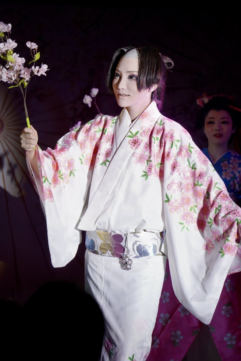 chanmi_710's tweet photo. 2026.9.24
桜の似合う良い男！！花より鈴様！！←

#橘鈴丸 座長
#橘小竜丸劇団鈴組
#庄内天満座 https://t.co/ZWQALIxF9M