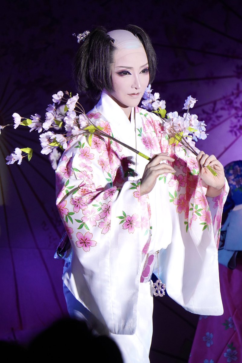 chanmi_710's tweet photo. 2026.9.24
桜の似合う良い男！！花より鈴様！！←

#橘鈴丸 座長
#橘小竜丸劇団鈴組
#庄内天満座 https://t.co/ZWQALIxF9M