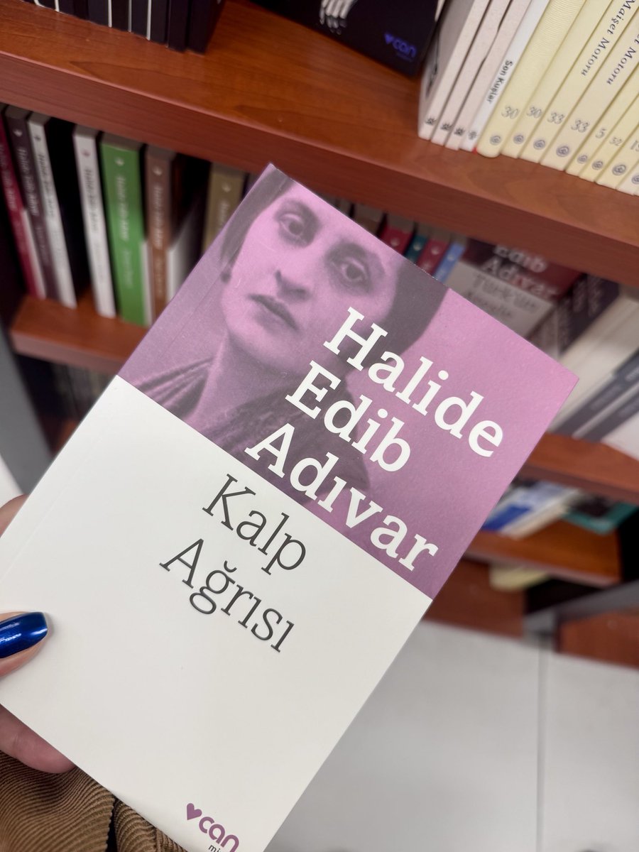 elankarakut's tweet photo. adını böylesine hissettiren pek az kitap vardır herhalde. içime bir kalp ağrısı gibi işlediğini hatırlıyorum. kitapçıda karşıma çıkınca paylaşmadan geçemedim. henüz okumadıysanız, tavsiyem olsun. https://t.co/qUV0vIOqBw