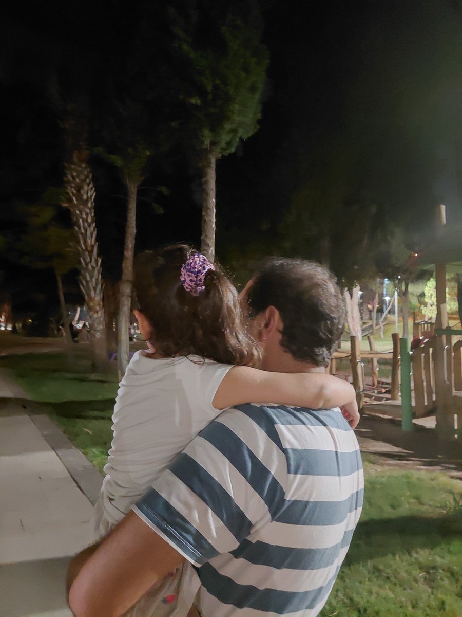DoanAkyrek1's tweet photo. Yetersiz kontenjanlar yüzünden evlatlarımızdan ayrı kaldık. Hakim ve savcı eşlerine verilen il emri hakkını eşi farklı kurumda olan öğretmenler de bekliyor. @Yusuf__Tekin il emrinin yeniden değerlendirilmesini istiyoruz. #AilemiVerYusufTekin ⚖️🛑🧒 https://t.co/cvODvCRmkg