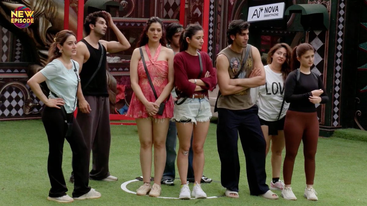 digital_newshub's tweet photo. In the end, they had to decide the captaincy through voting anyway! Then why even do the Diss Battle and Stamping Task in the first place? They could have just done the voting from the beginning. Unreal biasness! 🤡

#BiggBoss20 #ScoutOP #YungDSA https://t.co/Jl0UIL3rQm