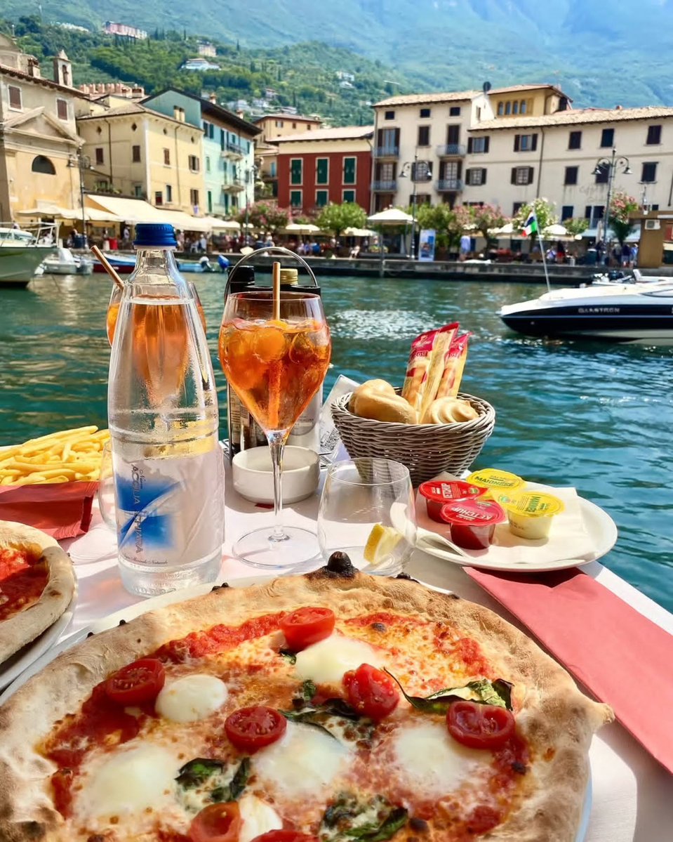 AnnBonamuu's tweet photo. Lake Garda has three distinct personalities: Malcesine’s medieval charm and mountain views, Punta San Vigilio’s timeless intimacy, and Riva del Garda’s dramatic alpine setting. Together, they reveal the lake’s remarkable variety and beauty. https://t.co/R7L3glU1Bu
