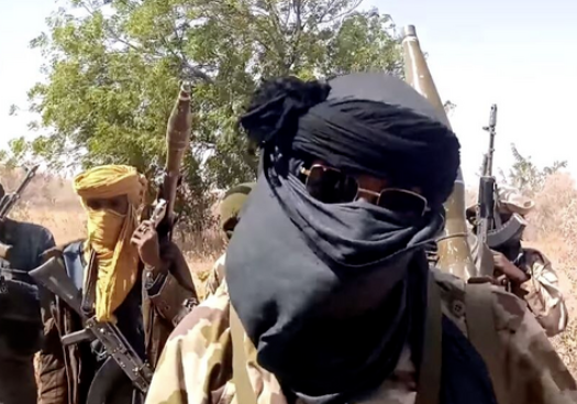 Sahelinfos24's tweet photo. #Niger: Dans de récentes allégations, l'#EIGS a déclaré avoir tué  19 soldats nigériens lors d'une attaque dans la région d'#Abala à #Filingue. Ils ont également affirmé avoir tué au moins 38 soldats  #nigériens lors d'une attaque contre une position à #Dabagu à  #Birni-#NKonni, au Niger, ainsi qu'un espion le 21 septembre dans le  quartier de #Chetimari à #Diffa.