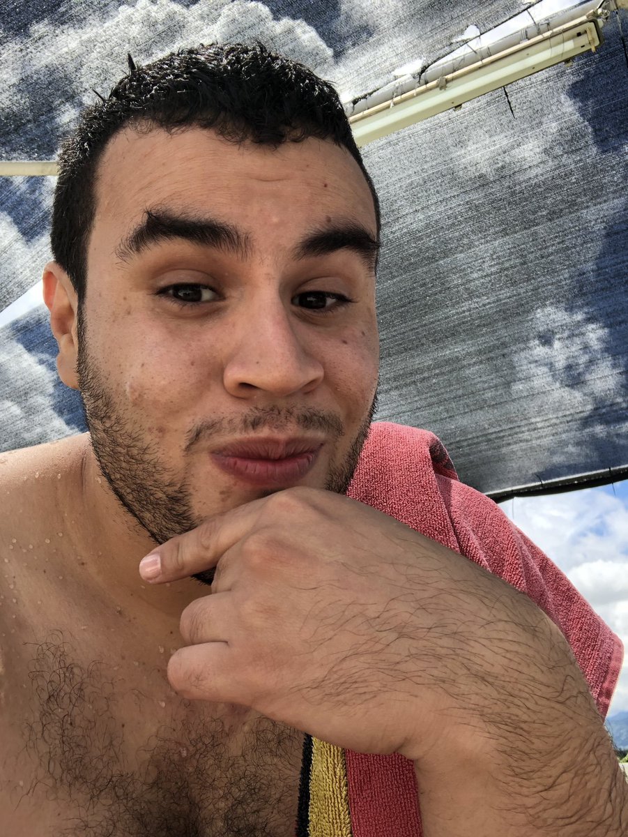 bichotekg's tweet photo. #1part | POV: eres hater de KAROL G y está es tu skin: https://t.co/XZieYligP7