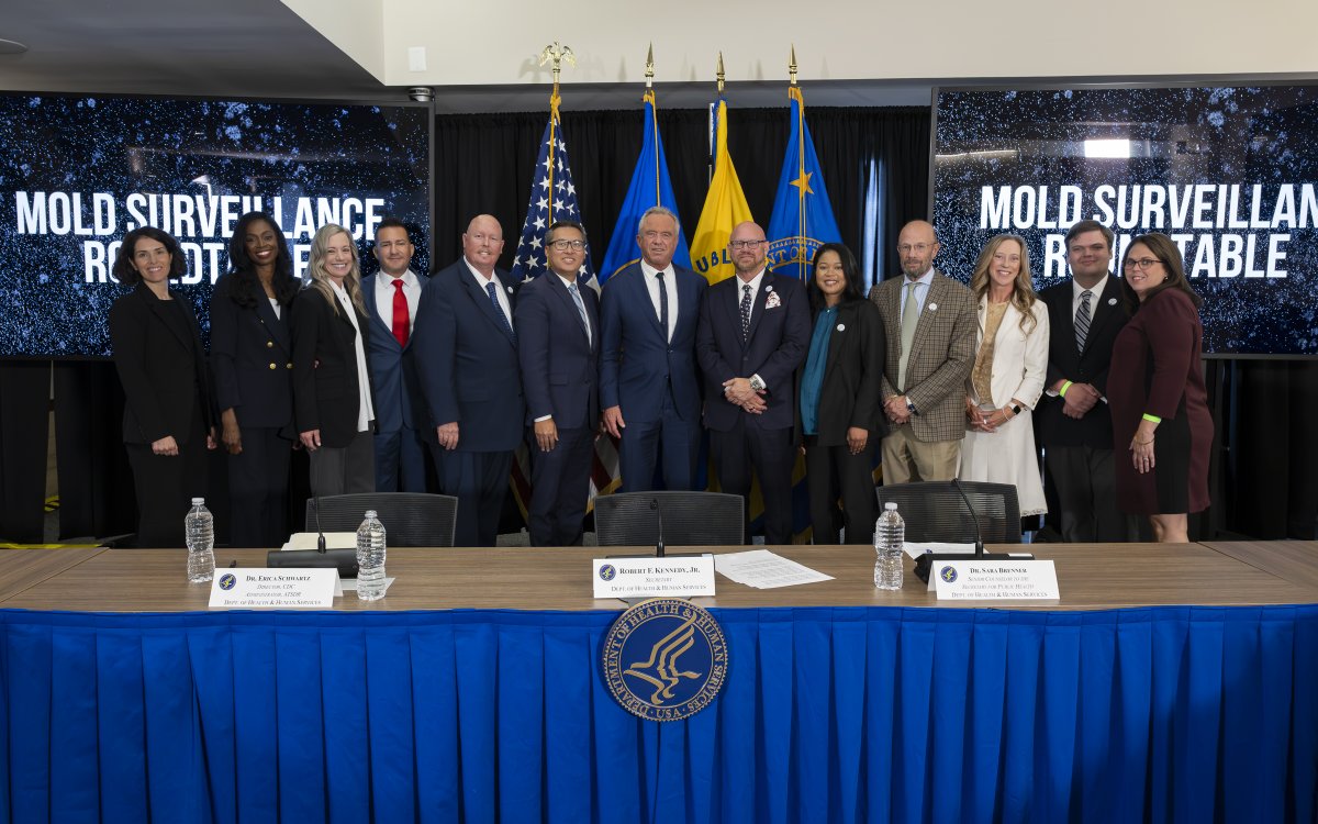 HHSGov's tweet photo. During the 10th annual Fungal Disease Awareness Week, @SecKennedy joined @DrSchwartzCDC, @CDCgov experts, clinicians, researchers, and patient advocates for a roundtable on mold surveillance.

The goal is clear: diagnose fungal disease sooner, improve treatment, strengthen surveillance, and protect patients and communities.