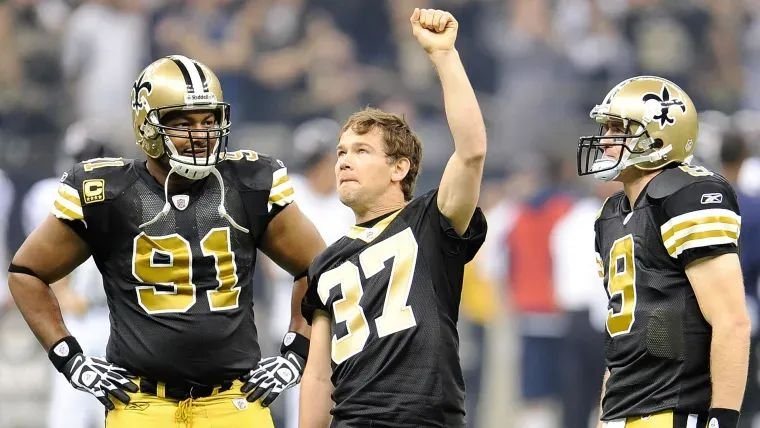 LaSportsHall's tweet photo. LSHOF Spotlight: Steve Gleason

20 years ago, Gleason’s iconic blocked punt for the #Saints became a symbol of hope and resilience for New Orleans. A 2018 #LSHOF Dave Dixon Award recipient, he continues to inspire and empower those living with ALS through Team Gleason. https://t.co/42Yut8qWeT