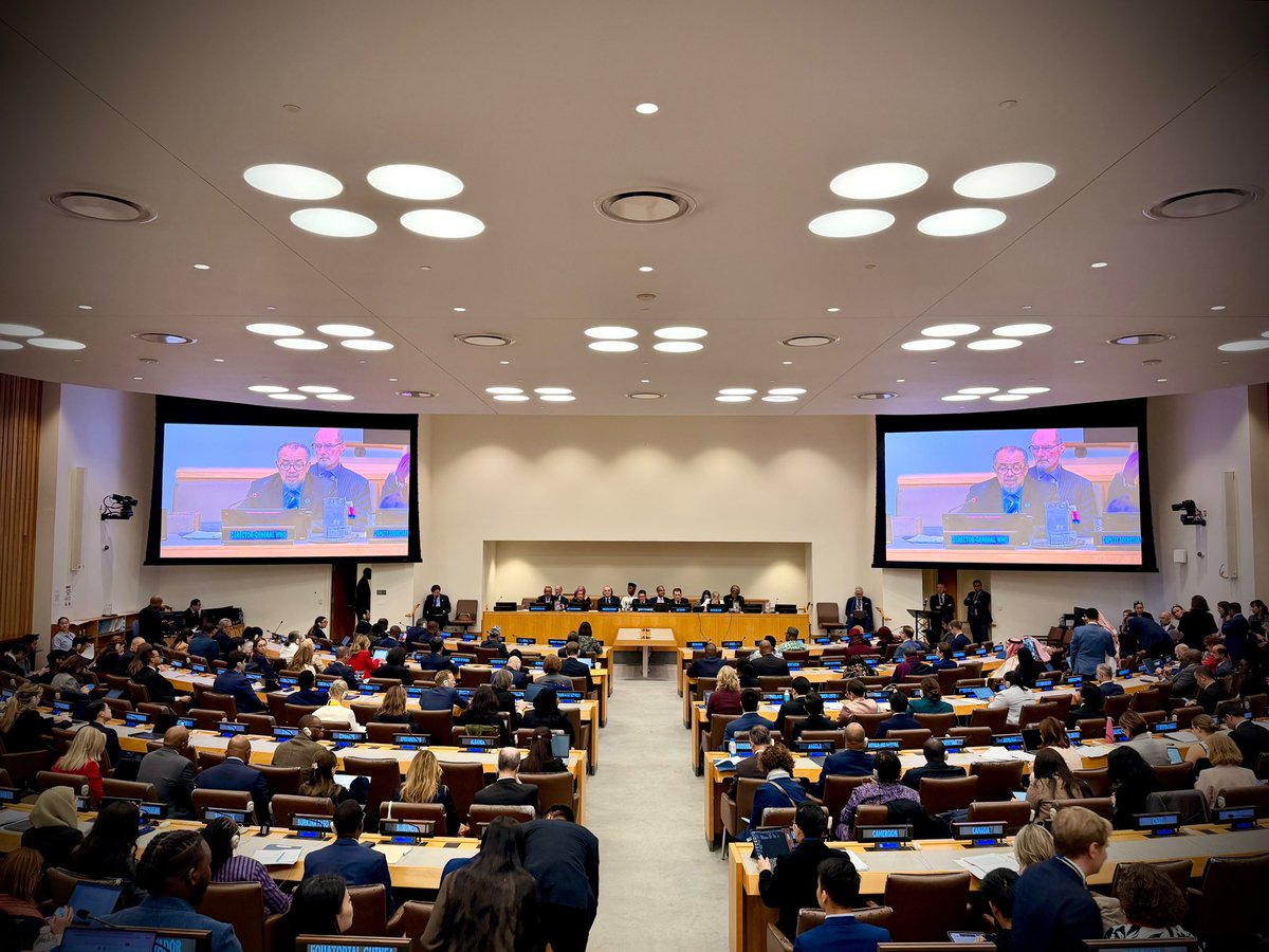 DrTedros's tweet photo. Pandemic prevention, preparedness and response is not just an aspiration. It is a global public good.

My one ask to world leaders at the #UNGA High-Level Meeting: get the Pathogen Access and Benefit Sharing annex to the Pandemic Agreement done. As soon as possible. https://t.co/iwTUprZFDs