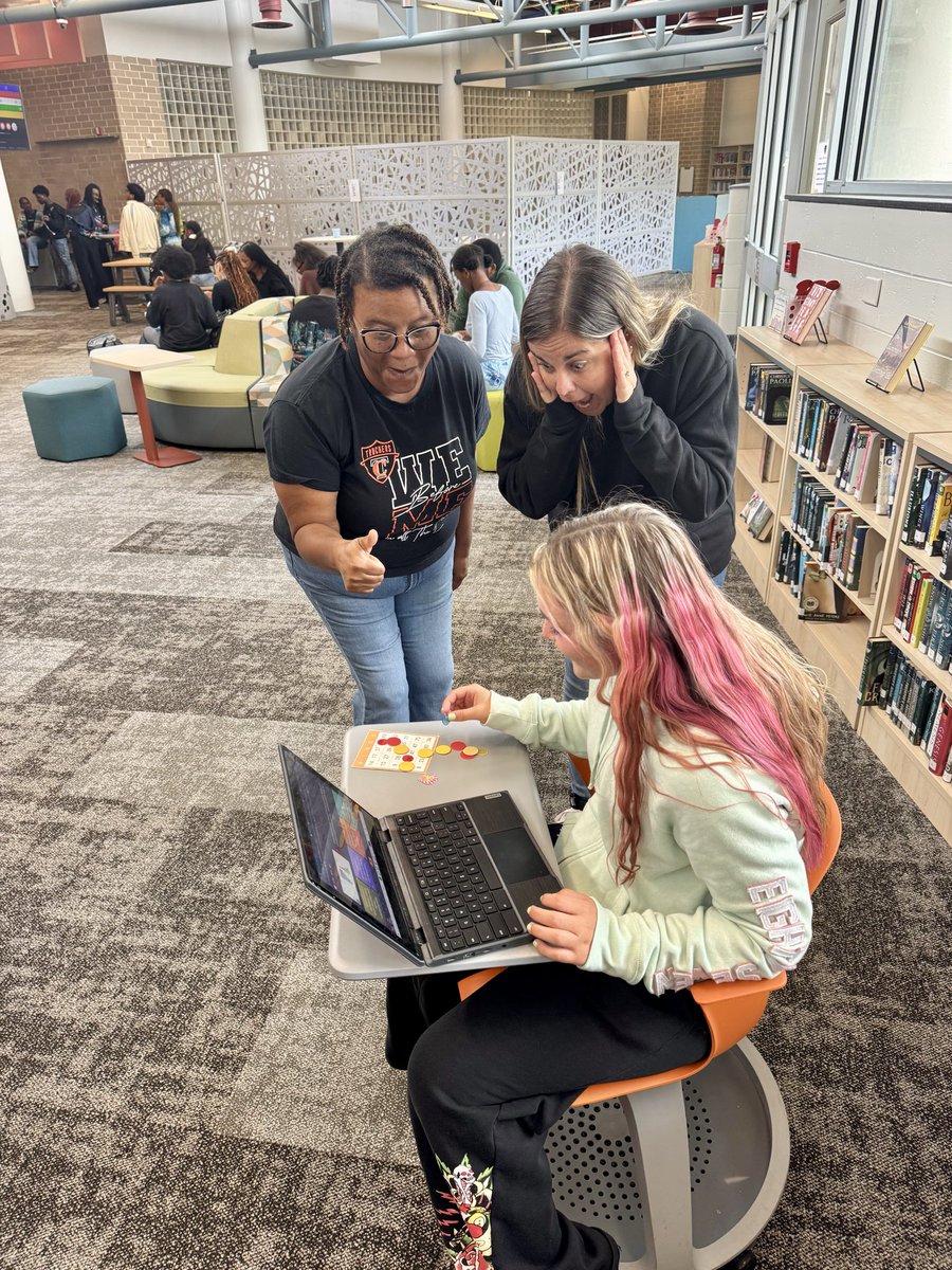 amyeich_TRT's tweet photo. Building buzz for our Student Opportunity Seminars (SOS) 1 Bingo card at a time! CHS Lunch Bunch in the library was packed for Fun Friday Bingo. Big energy, great prizes, and awesome opportunities ahead! #PPStrt @PortsVASchools @gochurchland @jennthomas75 @PrincipalBrandi https://t.co/eDbKD8pO3Z