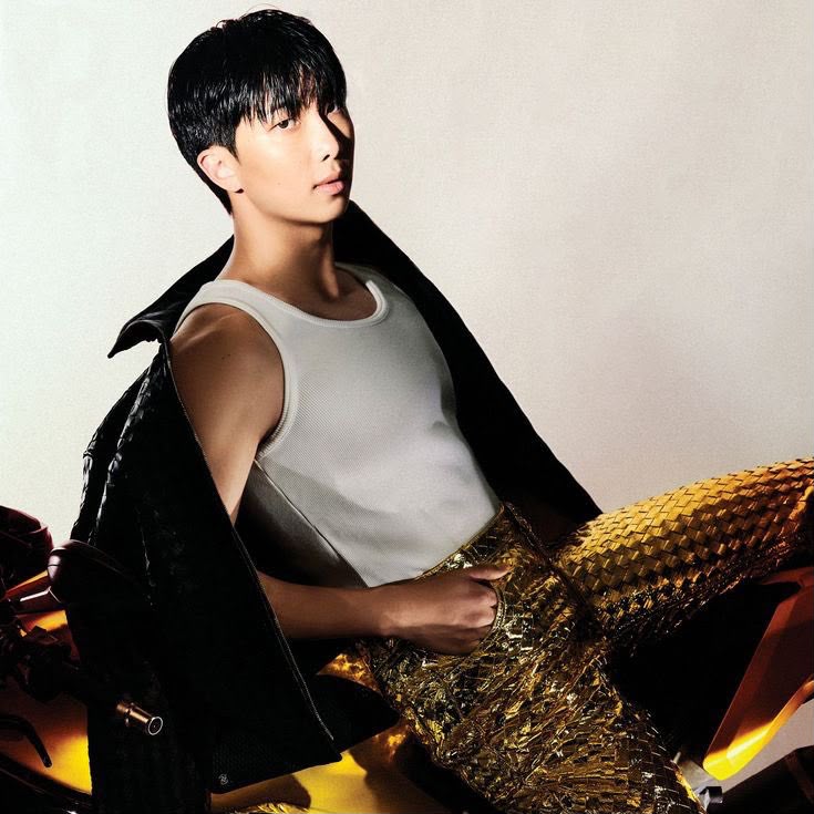 TheePopCore's tweet photo. RM has been named among the best dressed K-pop idols of all time by Complex Magazine. https://t.co/iFUDPQ7xBp