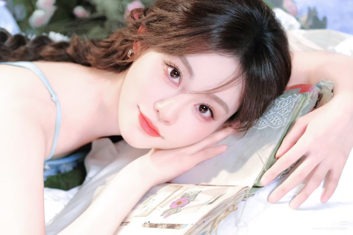 ghennata_'s tweet photo. Gathering all the beautiful things in the world, just to share them with you

𝓒𝓸𝓵𝓵𝓮𝓬𝓽 𝓪𝓵𝓵 𝓰𝓸𝓸𝓭𝓷𝓮𝓼𝓼, 𝓰𝓲𝓿𝓮 𝓲𝓽 𝓪𝓵𝓵 𝓽𝓸 𝔂𝓸 https://t.co/20qe7KxCZ8