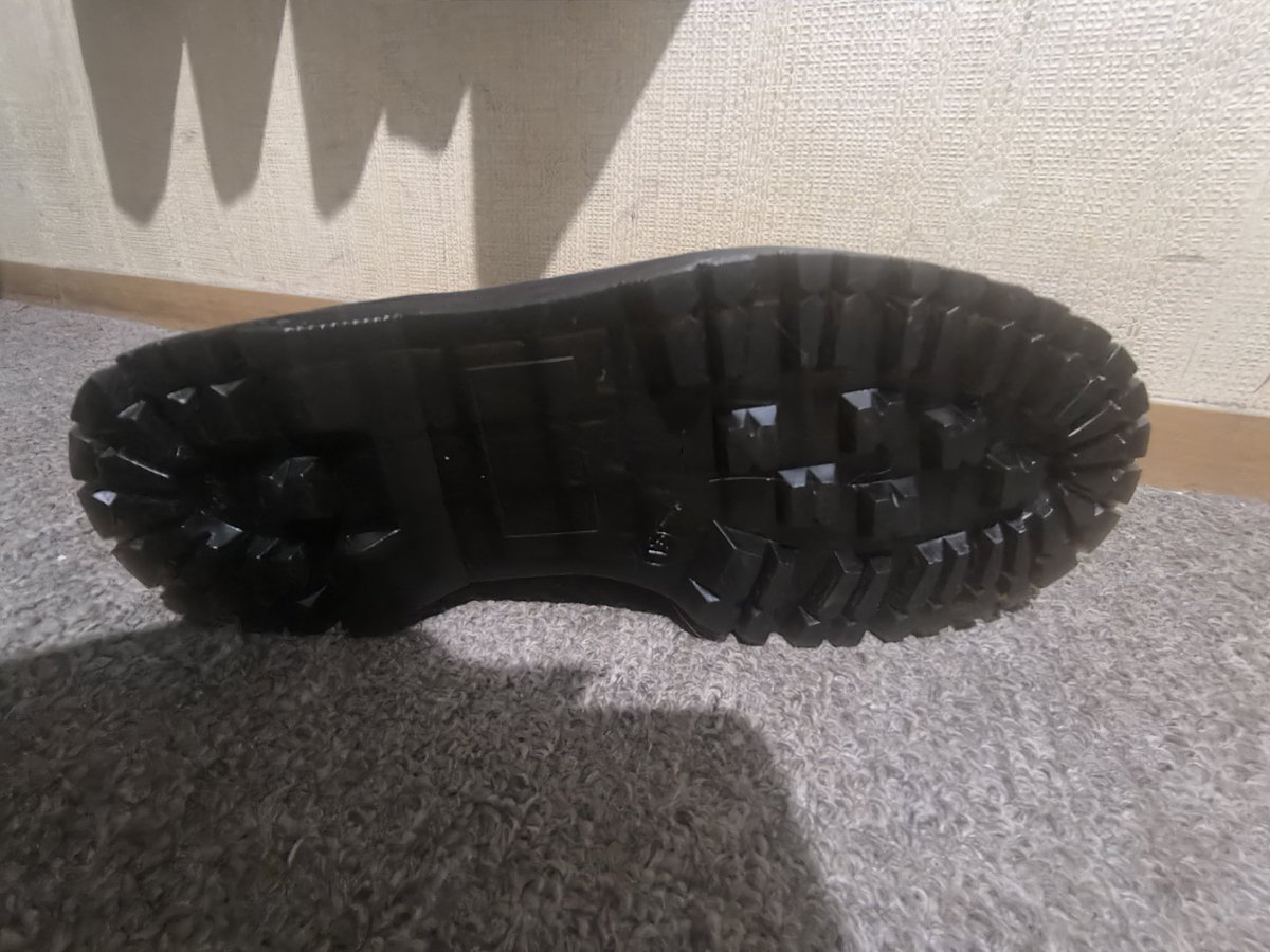 Eka94SP's tweet photo. Alguna Army peruana que aún no tenga su outfit, estoy vendiendo estos botines nuevos, bonitos y con plataforma para que vean mejor 🙂‍↕️
Lamentable no me quedaron :c 
Talla: 37
Precio: 130
Lugares de entrega: Plaza San Miguel, alrededores
#armyperu #arirangperu #btspopup #btstour https://t.co/2H9AmgZCe8
