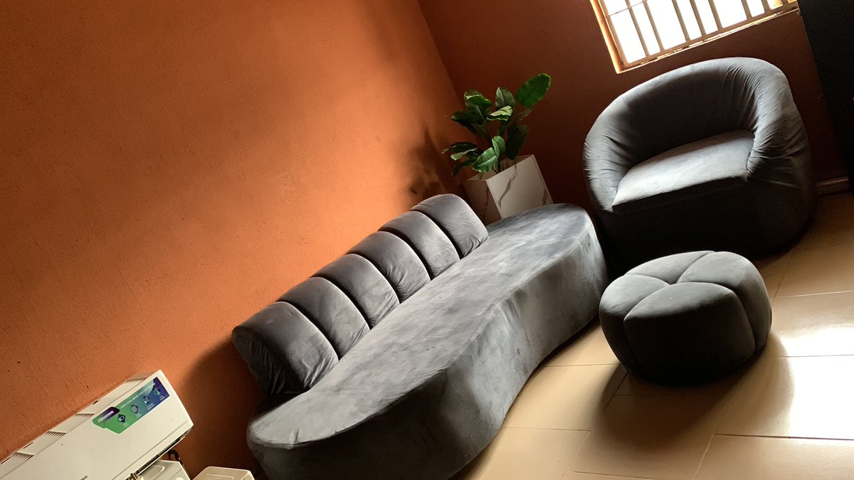 theidara1's tweet photo. Household Declutter 🏠 This chair set is going for 200k. One 3 seater, one single seater and ottoman. DM is open for further details https://t.co/1Qf3Ll8F7h