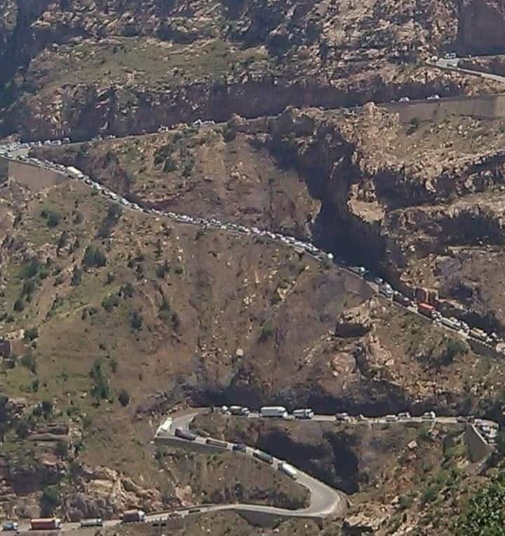 WAKhan337's tweet photo. جبل نمان✅
جبل حراز✅
هيجة العبد ویلی روڈ✅
اس تصویر میں یمن کے تین اسٹریٹجک ہائلینڈس دکھائے گئے ہیں جس پر یمنی فائٹرز کا پوری طرح قبضہ ہو گیا ہے اور دوسری فوٹو میں آپ گاڑیوں کی  آمدورفت دیکھ سکتے ہیں جسے پہلے حوثیوں نے بند کر رکھا تھا۔
جبل نمان پر یمنی فائٹرز کھڑے دیکھ سکتے ہیں۔ https://t.co/iyDuee0Hyj
