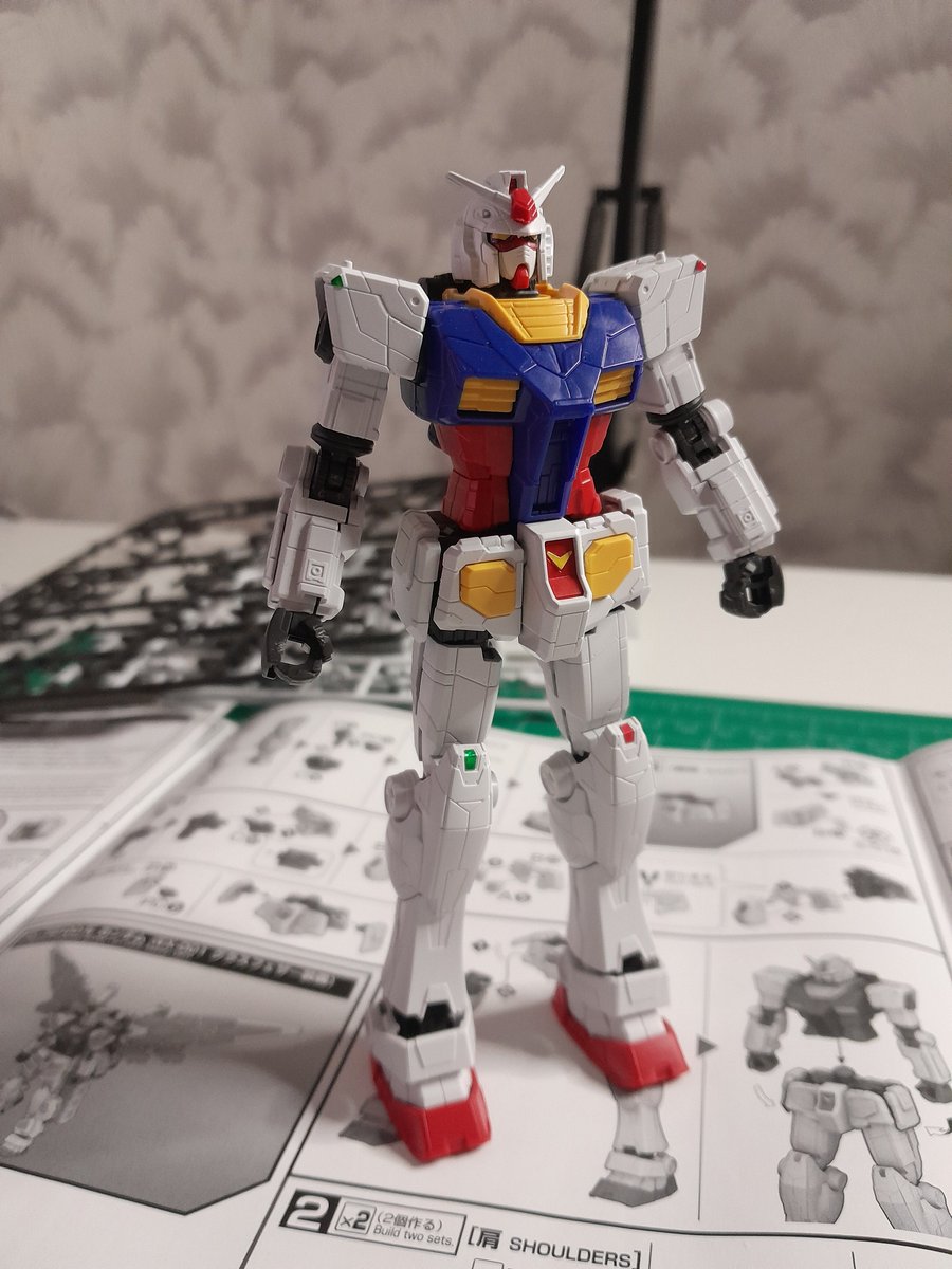 Exia9998's tweet photo. @meatzad Build of the RX-78F00/E Gundam (EX-001 G.L.R.S.S. Feather Unit) so far. https://t.co/fjROPvrQDm