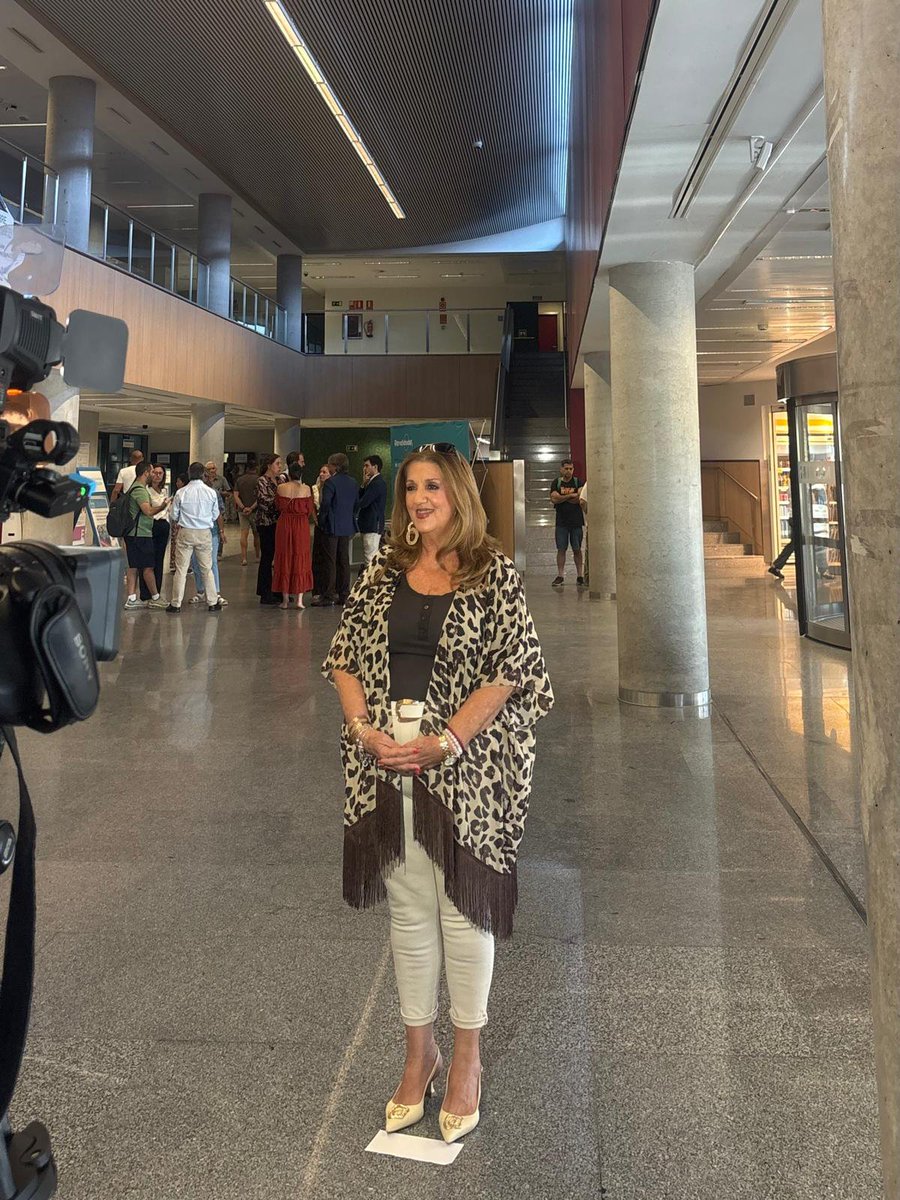 AlcerMadrid's tweet photo. 'Renalidades’ ha llegado hoy al Hospital 12 de Octubre para dar visibilidad a dos enfermedades raras del riñón. 
Se trata de la glomerulopatía C3 (C3G) y la glomerulonefritis membranoproliferativa mediada por inmunocomplejos (IC-MPGN) primaria. https://t.co/iPztEFa59P