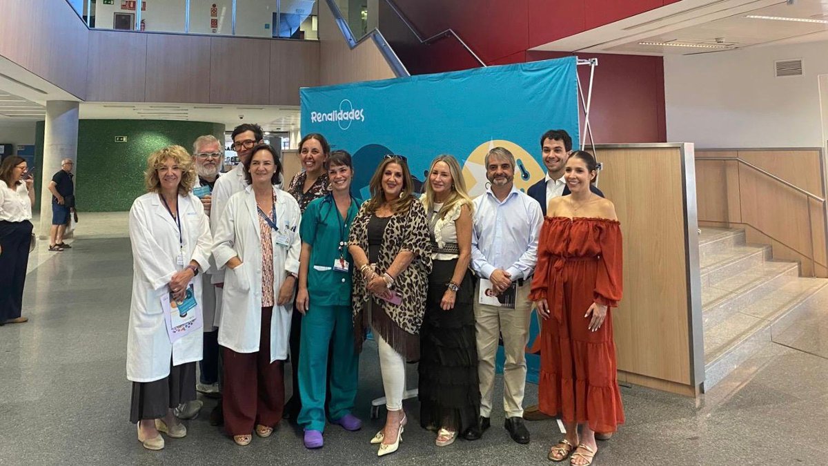 AlcerMadrid's tweet photo. 'Renalidades’ ha llegado hoy al Hospital 12 de Octubre para dar visibilidad a dos enfermedades raras del riñón. 
Se trata de la glomerulopatía C3 (C3G) y la glomerulonefritis membranoproliferativa mediada por inmunocomplejos (IC-MPGN) primaria. https://t.co/iPztEFa59P