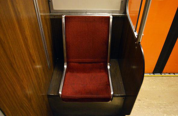 MR_STiXX's tweet photo. TTC gotta bring back the single seater on the Subways https://t.co/xQbBFs8Tu7