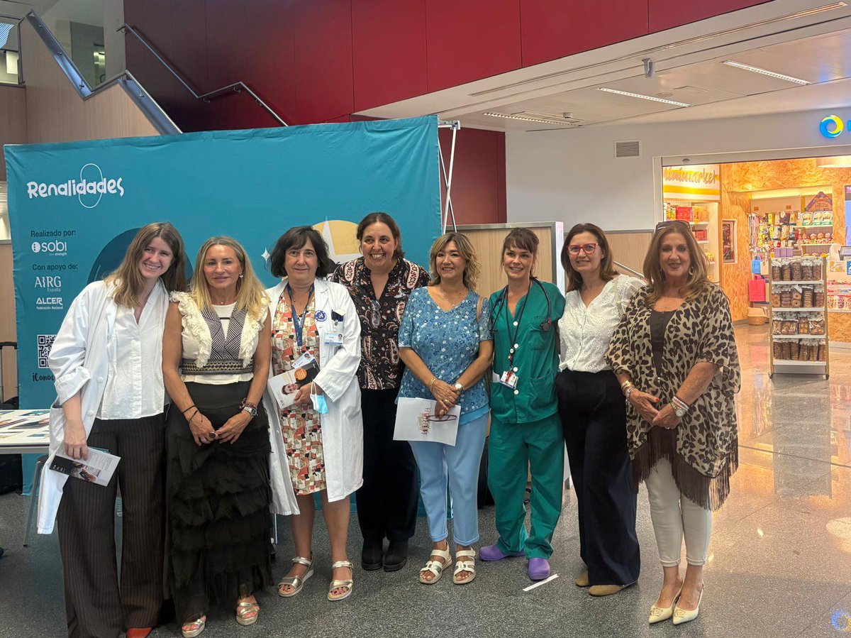 AlcerMadrid's tweet photo. 'Renalidades’ ha llegado hoy al Hospital 12 de Octubre para dar visibilidad a dos enfermedades raras del riñón. 
Se trata de la glomerulopatía C3 (C3G) y la glomerulonefritis membranoproliferativa mediada por inmunocomplejos (IC-MPGN) primaria. https://t.co/iPztEFa59P