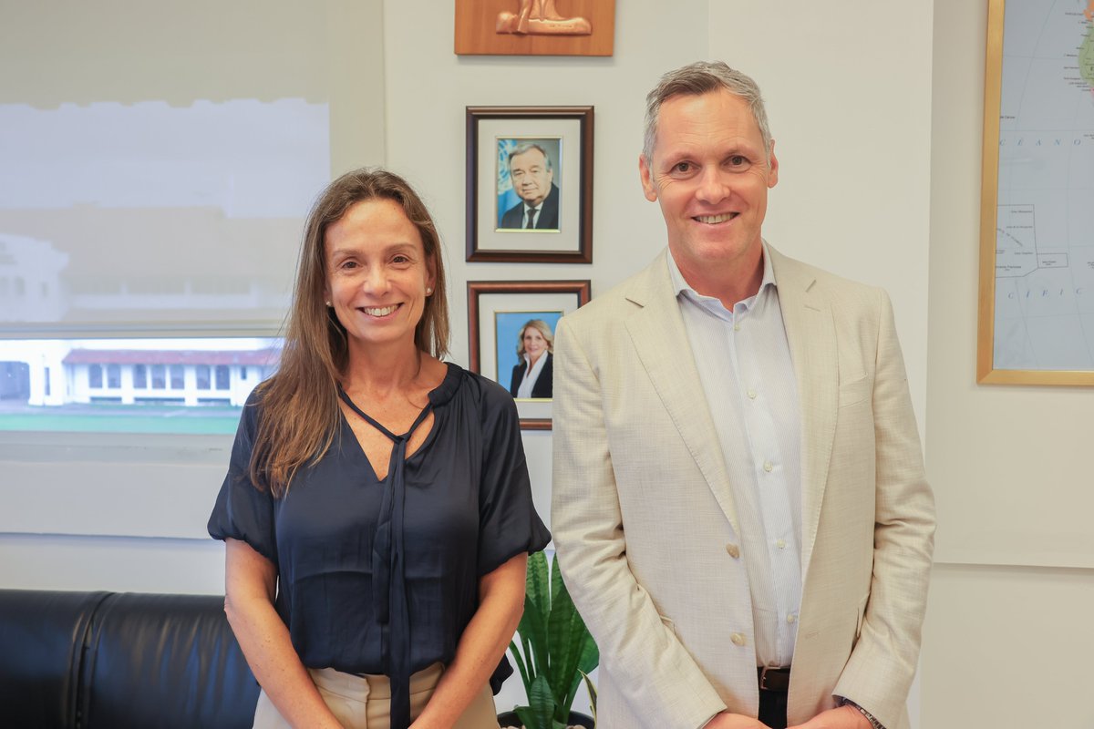 Roberto_Benes's tweet photo. Reafirmamos nuestro compromiso de trabajo conjunto con @ACNUR_es

Fue un gusto reunirme con Isabel Márquez,   recientemente nombrada Directora Regional para las Américas y el Caribe, para conversar sobre cómo fortalecer nuestra colaboración en favor de la niñez en   movilidad. https://t.co/QlyMq8TbJP