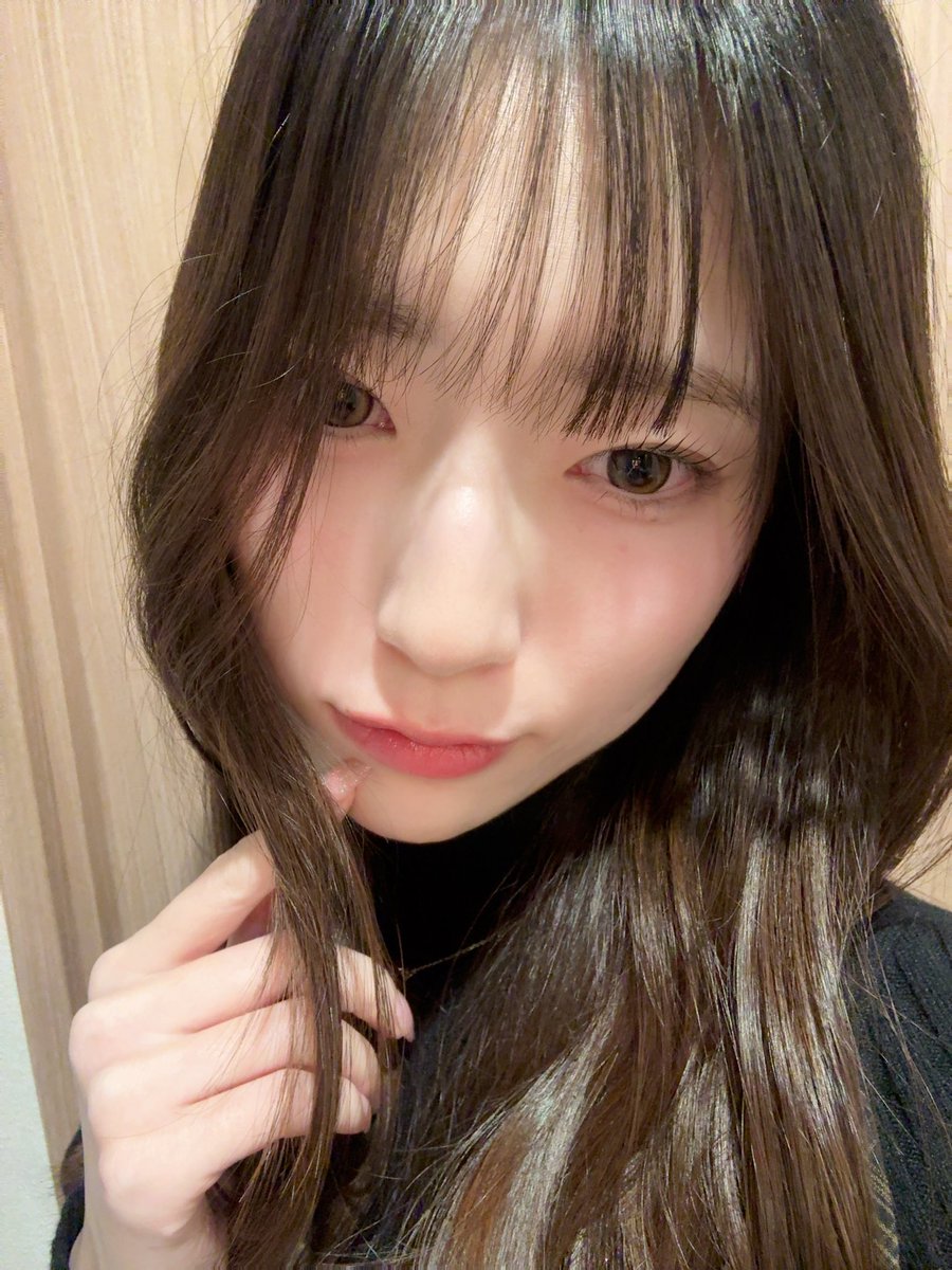 liiry_6's tweet photo. 冬は重めの前髪作りたくなる https://t.co/UcIBpuwbOi