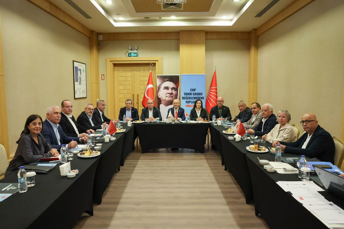 herkesicinCHP's tweet photo. Genel Başkanımız Kemal Kılıçdaroğlu, TBMM Grubumuzun Bolu Abant’ta gerçekleştireceği Değerlendirme Toplantısı çerçevesinde Grup Yönetim Kurulu toplantısına başkanlık etti. https://t.co/JSpQdWgGdP