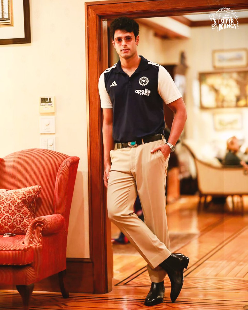ChennaiIPL's tweet photo. Style-oh style 👌 Style, Shivam! 🥳 

#WhistlePodu #Yellove https://t.co/ACXt1Yyjfv