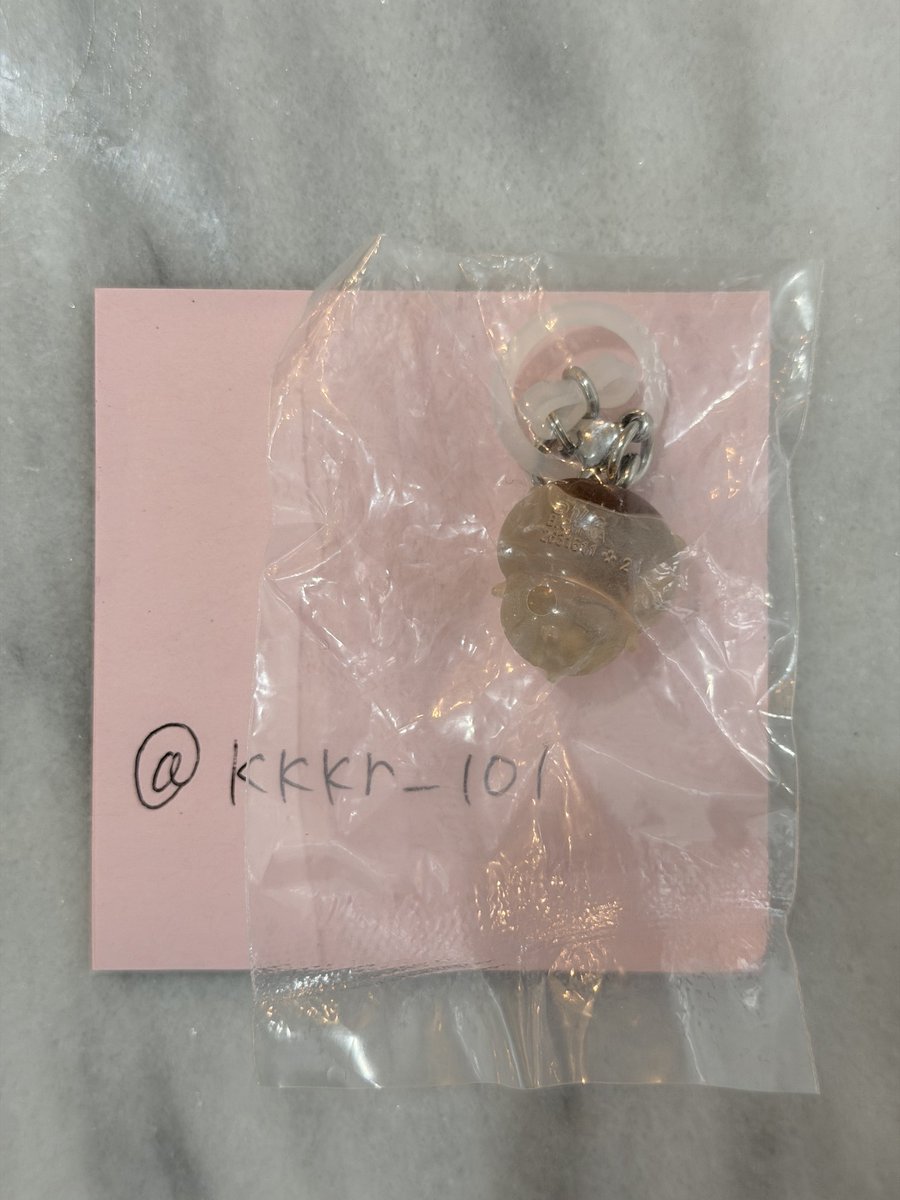 kkkr_101's tweet photo. 交換 ちいかわめじるしアクセサリー2 ちいかわパーク まめまめフィギュアチャームマーカー

【譲】めじるしアクセサリー2 くりまんじゅう 栗まんじゅう

【求】 固定求リスト(まめまめフィギュアチャーム ハチワレとの交換優先)

大阪市内手渡し＞郵送
お気軽にお声がけください https://t.co/zByGrIRRWr