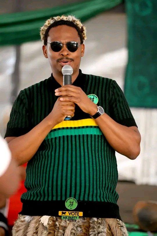 CadreNguyi's tweet photo. The Incoming Mayor Of Joburg, Cde Bongani Baloyi yesterday attended the #MK Party Gauteng Province Heritage Day celebration at Credo Mutwa. Ngomhlaka 4 November 2026 koHulumeni Basekhaya Votela i MK Party. #VoteMKP #SithathaOmaspala #GwazaMkhontoGwaza 💚🖤 https://t.co/NvEX3jsY51