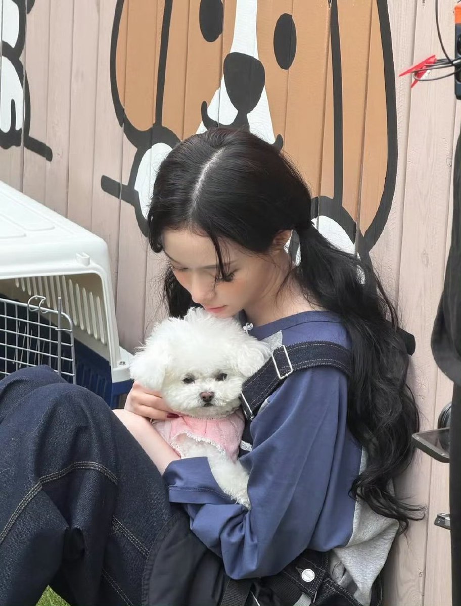 ImMinki01's tweet photo. 민정이 정말 귀여워요
#WINTER https://t.co/cOQ3gso5x0