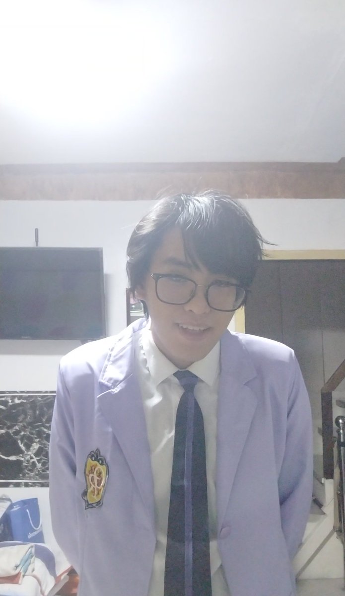 NotMacarthyAlt's tweet photo. Cosplayed that gay dude from #ouran https://t.co/Jujav4HRy5