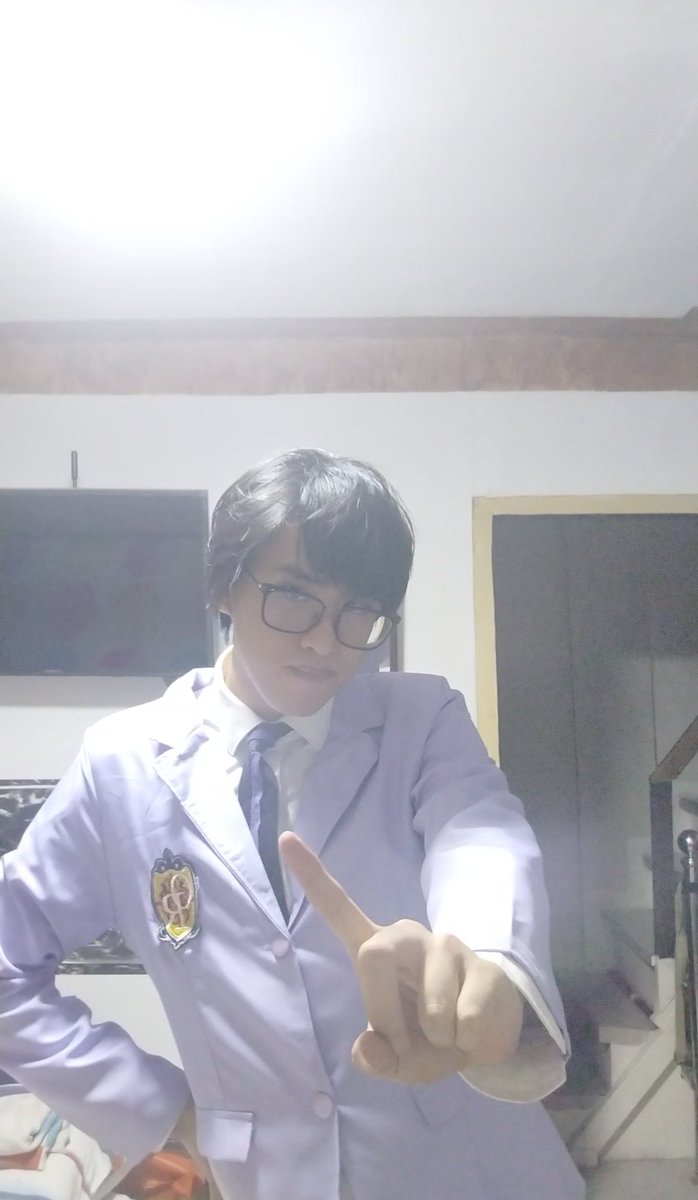 NotMacarthyAlt's tweet photo. Cosplayed that gay dude from #ouran https://t.co/Jujav4HRy5