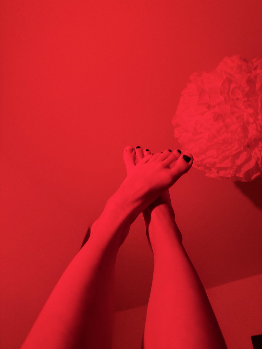 Aluuunys_'s tweet photo. I sell come mp ❤️ #feet #feetfetısh #feetworshi̇p #FeetFinder #FeetSeller #FunWithFeet #feetِ #FeetOfTwitter #FeetTikTok #FeetGram #feetpov https://t.co/ioepPGQZep