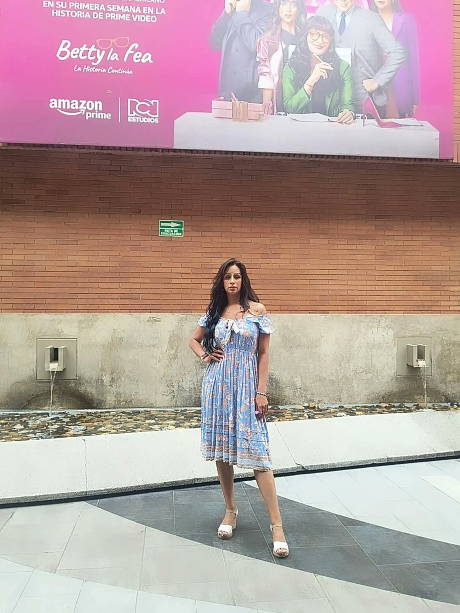 EleanoraDotc's tweet photo. Hoy estuve en @canalrcn recordando mi paso por allí, donde descubrí cuánto amo estar frente a una cámara y protagonizar arte. Gracias por estos momentos que quedaron plasmados para siempre. (Desliza) https://t.co/SGHLvLuaFI