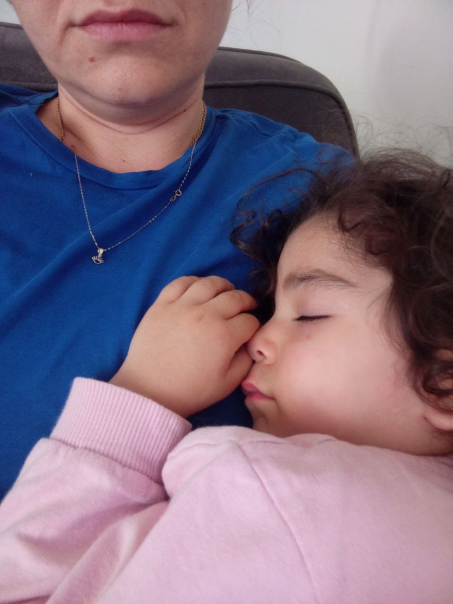 mine_sartk's tweet photo. Eşi farklı kurumda görev yapan öğretmenler 3 yıldır ayrı yaşıyor. Hakim ve savcı eşlerine uygulanan il emri eşitlik gereği bize de uygulanmalı. @Yusuf__Tekin il emrinin yeniden değerlendirilmesini arz ediyoruz. #AilemiVerYusufTekin 👨‍👩‍👦👨‍👩‍👧🤲 https://t.co/QVUPim5iMX