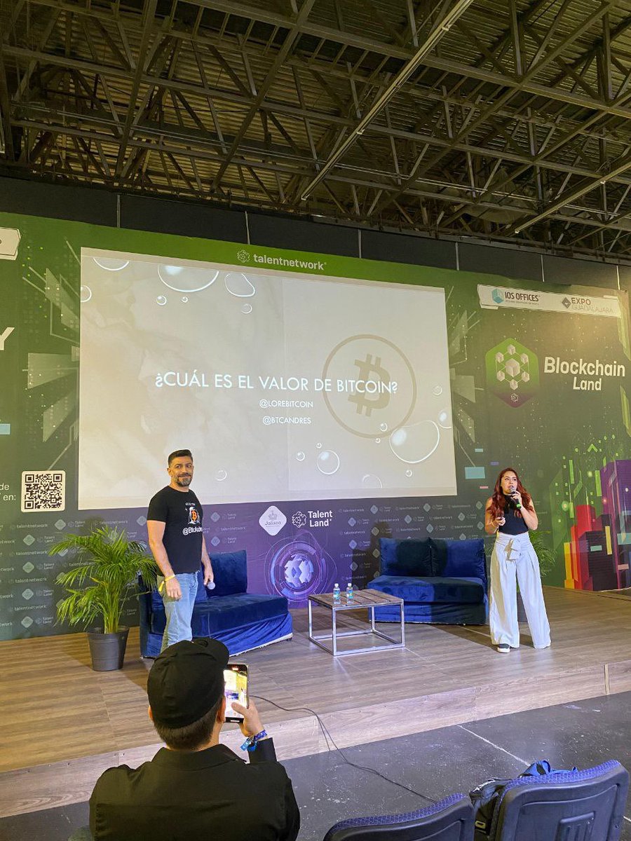 EsLorenaOrtiz's tweet photo. En el año 2024 investigando para nuestra ponencia “¿Cuál es el valor de Bitcoin?” para @TalentLand_MX encontramos el trabajo de @RoyaMahboob y desde entonces somos admiradores de su gran labor humanitaria.
Bitcoin no solo cambia el mundo, transforma la realidad de las personas.🧡 https://t.co/d3Gc1qB70w