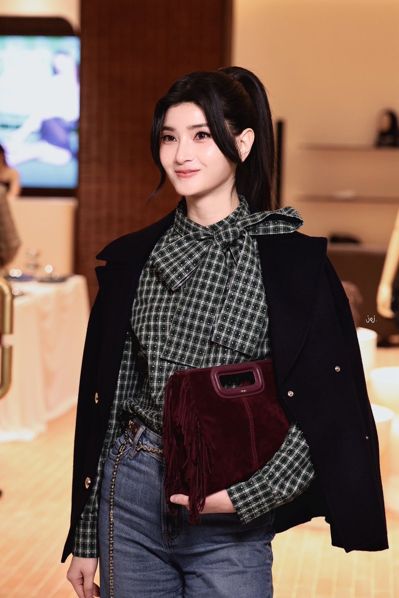 jo_jo1201's tweet photo. 😚🤏🏻
MABLE AT MAJE STORE OPENING
#MajeParisXMable
#mable_siriwalee
#MajeTH https://t.co/eipgYMFThZ