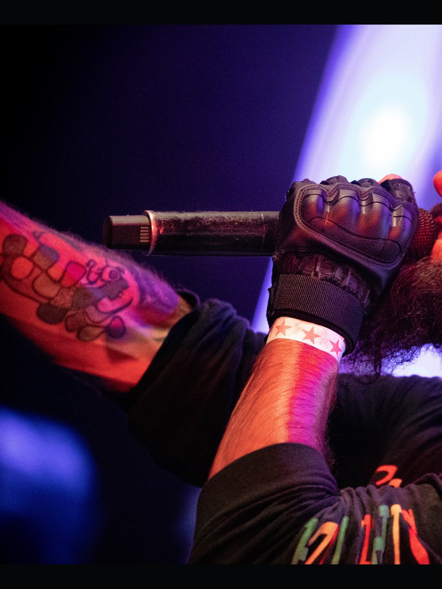 kseofficial's tweet photo. While the tour takes over the @kettlehouseamphitheater in Bonnet, MT tonight, we salute our very own sweet talkin’ son of a preacher man, Mr. @jesse_d_leach. He stands tall for mental health and love—and against oppression and abuse. He loves a good wine. Quiet days off on tour. Snuggling with panther cubs in the grasslands. Swimming upstream with the salmon. Riding his bike to the peak of Mt. Kilimanjaro. He’s a man of the people and we love him dearly. 📸: @manalivecreative
