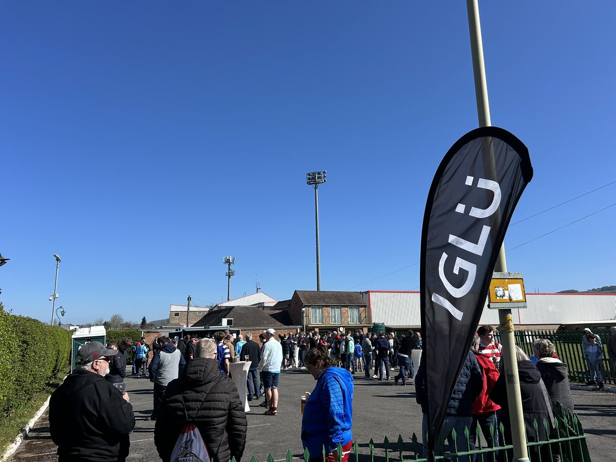 IGLU_awaydays's tweet photo. @ChesterfieldFC Away fan zone open from 12.30pm adjacent to the away stand. See you there ! https://t.co/spRxQVl7PU