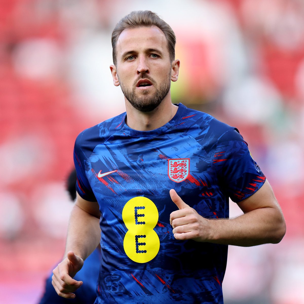 FabrizioRomano's tweet photo. 🚨 Karl-Heinz Rummenigge: “My Ballon d’Or winner is Harry Kane”.

“Harry scored a total of 73 goals for Bayern and England last season - only Lionel Messi was more successful in a single year this millennium. That is the benchmark”.

“And strikers often win this award. I also asked AI about it. The answer was: Harry has a 68% probability of winning. Let’s hope that’s how it turns out!”, told @_kochmaximilian.