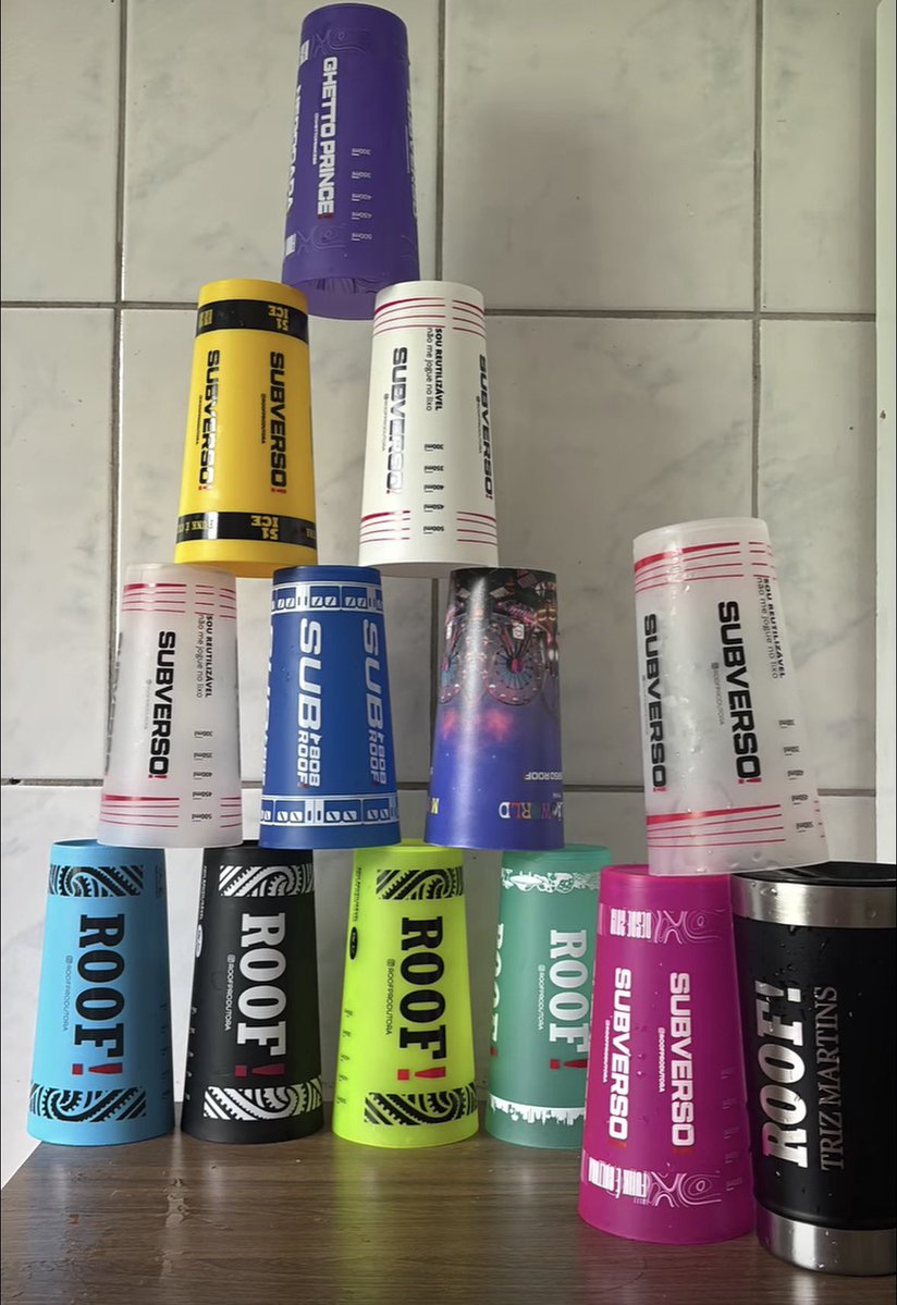 trizingressos's tweet photo. uma das coisas que não me preocupei vindo morar sozinha foi copo ✨✨✨✨ https://t.co/xjYm3BXOxp